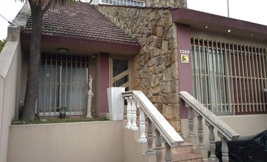 Venta Chalet 7 Amb. De Categoria en El Palomar -  Ideal 2 Flias.