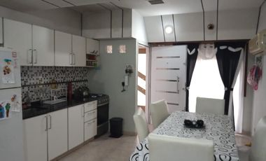 Venta Chalet 7 Amb. De Categoria en El Palomar -  Ideal 2 Flias.