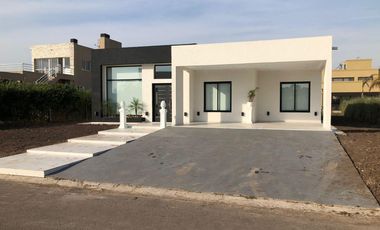 Casa en LAGOS DE CANNING