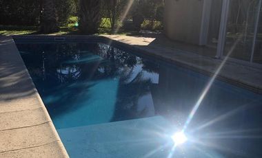 CASA EN VENTA Y ALQUILER DE 4 AMBIENTES MALIBÚ