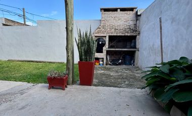 CASA 2 DORMITORIOS EN VENTA A METROS DE BLAS PARERA