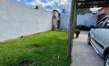 CASA 2 DORMITORIOS EN VENTA A METROS DE BLAS PARERA