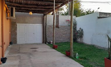 CASA 2 DORMITORIOS EN VENTA A METROS DE BLAS PARERA