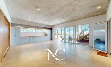 Casa en venta en Costa Esmeralda, fondo a la cancha de polo