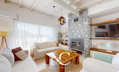 Casa en venta en Costa Esmeralda, fondo a la cancha de polo