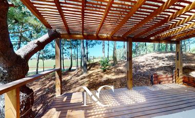 Casa en venta en Costa Esmeralda, fondo a la cancha de polo