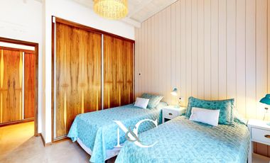Casa en venta en Costa Esmeralda, fondo a la cancha de polo