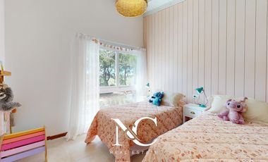 Casa en venta en Costa Esmeralda, fondo a la cancha de polo