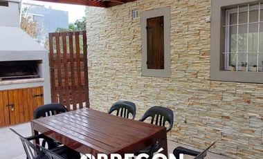 EXCELENTE LOTE MULTIFAMILIAR CON 2 DEPARTAMENTOS A 150 MTS DEL MAR