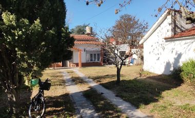 Casas en venta - 3 Dormitorios 2 Baños - 560Mts2 - Santa Teresita