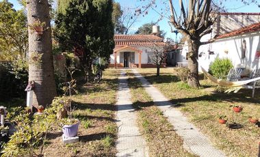 Casas en venta - 3 Dormitorios 2 Baños - 560Mts2 - Santa Teresita
