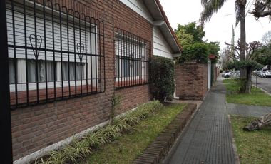 Venta Casa 3 Amb.  en Barrio Pileta  R. Mejía  Excelente EstadoC/Fdo. Libre