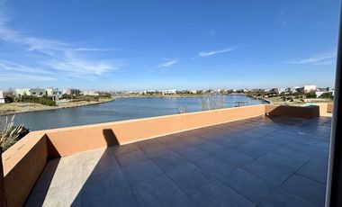 VENTA CASA 5 AMBIENTES SAN SEBASTIAN EN 2 PLANTAS A LA LAGUNA