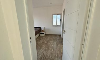 VENTA CASA 5 AMBIENTES SAN SEBASTIAN EN 2 PLANTAS A LA LAGUNA