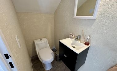 VENTA CASA 5 AMBIENTES SAN SEBASTIAN EN 2 PLANTAS A LA LAGUNA