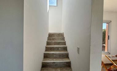 VENTA CASA 5 AMBIENTES SAN SEBASTIAN EN 2 PLANTAS A LA LAGUNA