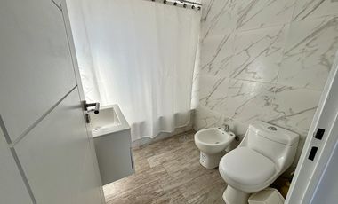 VENTA CASA 5 AMBIENTES SAN SEBASTIAN EN 2 PLANTAS A LA LAGUNA