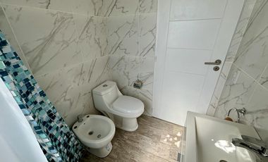VENTA CASA 5 AMBIENTES SAN SEBASTIAN EN 2 PLANTAS A LA LAGUNA