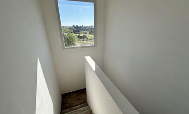 VENTA CASA 5 AMBIENTES SAN SEBASTIAN EN 2 PLANTAS A LA LAGUNA
