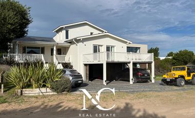 Casa en venta en Costa Esmeralda con Fondo a la Cancha Golf