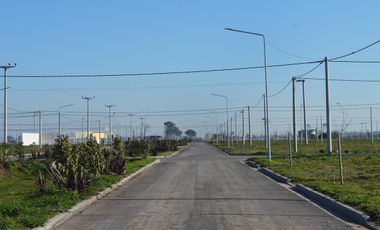 VENTA - LOTE DE 250M2 AVENIDA - BARRIO ABIERTO RESIDENCIAL - ALVEAR
