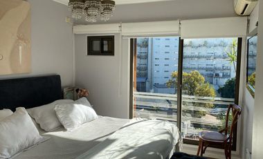 EN VENTA EXCELENTE  PISO, PRIMERA LINEA SOBRE  MITRE