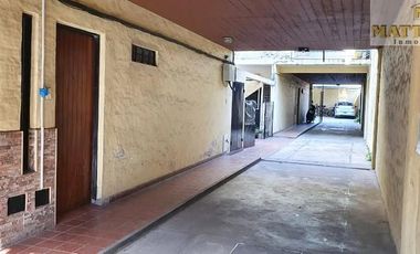 PH 3 ambientes al frente con Patio -posible entrada de auto- en Villa Lynch