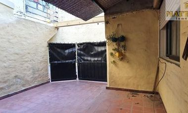 PH 3 ambientes al frente con Patio -posible entrada de auto- en Villa Lynch