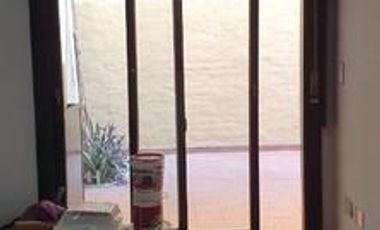PH 3 ambientes al frente con Patio -posible entrada de auto- en Villa Lynch