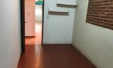 PH 3 ambientes al frente con Patio -posible entrada de auto- en Villa Lynch