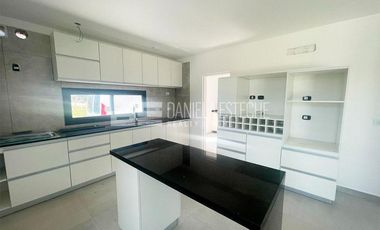 Casa en  Barrio Santa Emilia