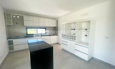 Casa en  Barrio Santa Emilia
