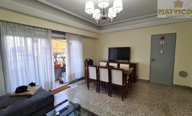 PH 4 ambientes en primer piso con 2 locales sobre esquina en Villa Ballester