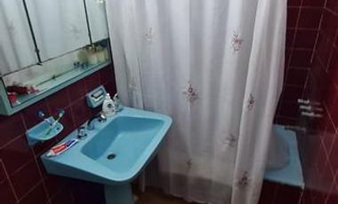 PH 4 ambientes en primer piso con 2 locales sobre esquina en Villa Ballester