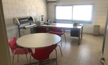 Excelente establecimiento Industrial con 554 m2 cubiertos en Pablo Nogues
