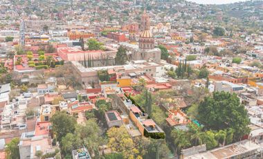 Venta de Casa en Privada en el Centro de San Miguel – Ameublada y Rooftop