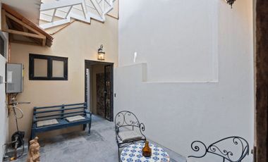 Venta de Casa en Privada en el Centro de San Miguel – Ameublada y Rooftop