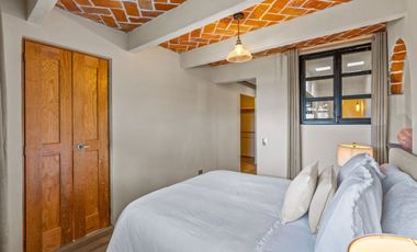Venta de Casa en Privada en el Centro de San Miguel – Ameublada y Rooftop