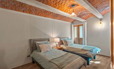 Venta de Casa en Privada en el Centro de San Miguel – Ameublada y Rooftop