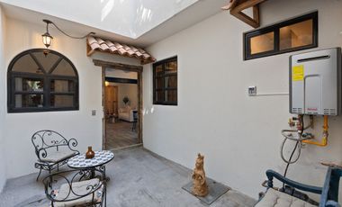 Venta de Casa en Privada en el Centro de San Miguel – Ameublada y Rooftop