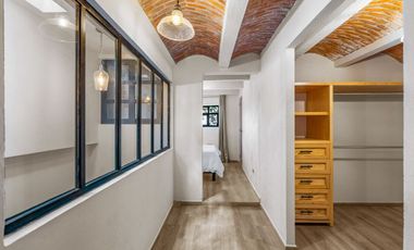Venta de Casa en Privada en el Centro de San Miguel – Ameublada y Rooftop