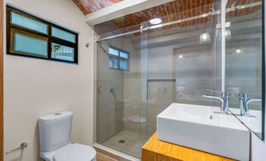 Venta de Casa en Privada en el Centro de San Miguel – Ameublada y Rooftop