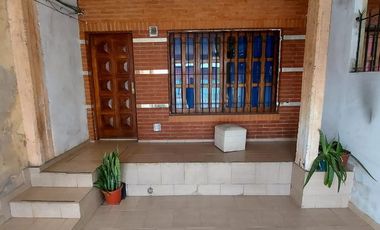 PH EN VENTA PASAJE GRIERSON 4250 (LANUS)