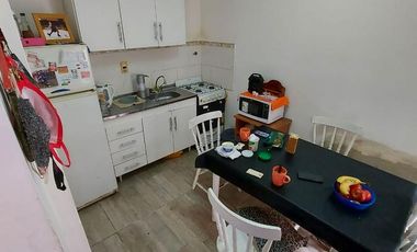 PH EN VENTA PASAJE GRIERSON 4250 (LANUS)