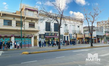 Casa en San Isidro, 5 amb. con patio y terraza. Apto uso comercial.