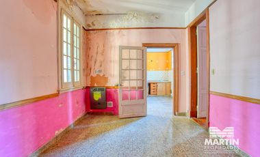 Casa en San Isidro, 5 amb. con patio y terraza. Apto uso comercial.