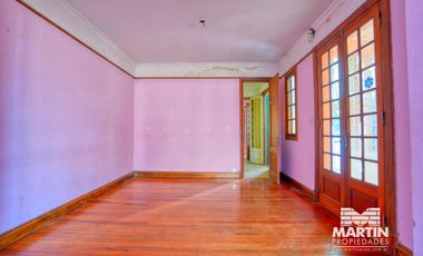 Casa en San Isidro, 5 amb. con patio y terraza. Apto uso comercial.