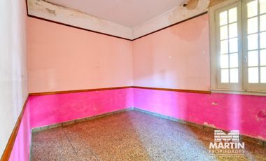 Casa en San Isidro, 5 amb. con patio y terraza. Apto uso comercial.