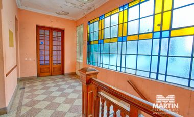 Casa en San Isidro, 5 amb. con patio y terraza. Apto uso comercial.