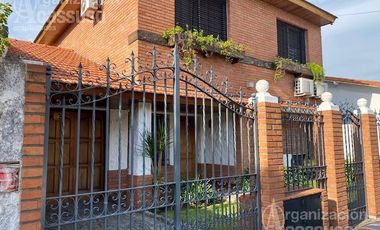 CASA Venta -Lomas de San Isidro